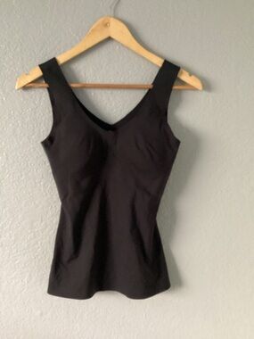 Knix Evolution  Shapeware Tank Top NWOT